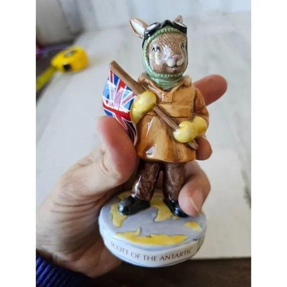 Royal Doulton Scott Antarctica bunnykins explorer DB 418 RARE bunny statue figur